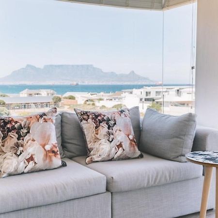 Small Bay Beach Suites Fokváros Kültér fotó