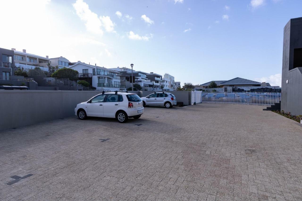Small Bay Beach Suites Fokváros Kültér fotó